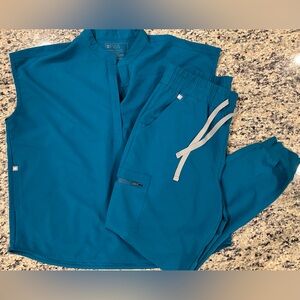 Figs Rafaela Large Scrub Top and Large Tall Joggers Scrub Pants in CaribbeanBlue